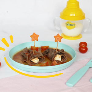 plato con entomatadas para bebe vaso entrenador con leche nido