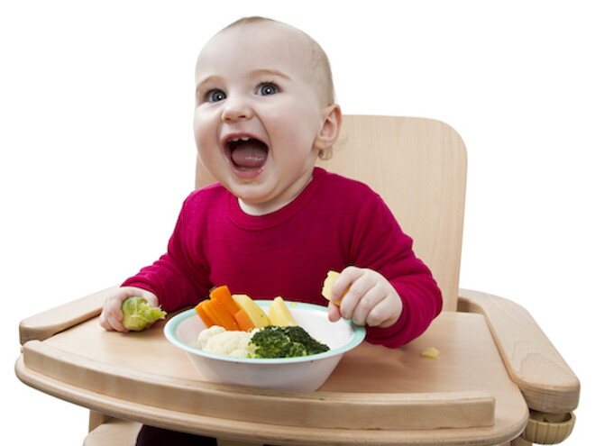 Bebé comiendo