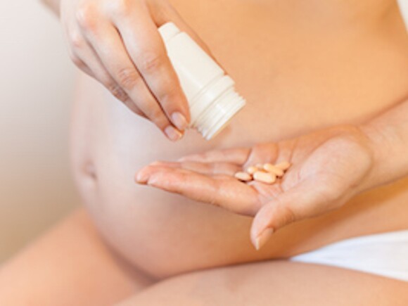 Ácido fólico y embarazo: cuándo empezar a tomarlo y cantidad